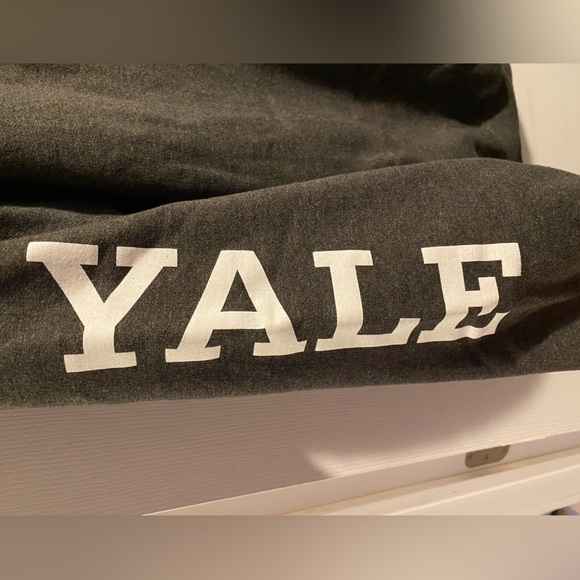 Champion ‘Yale’ Quarter Zip - Picture 3 of 3